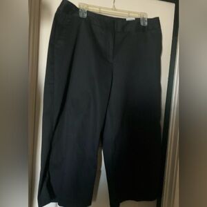 Worthington Classic Black Women's Trousers, new
Estimate 32 1/2 length